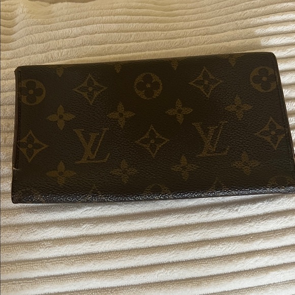 Louis Vuitton Dark Brown Monogram Clutch - Picture 2 of 5